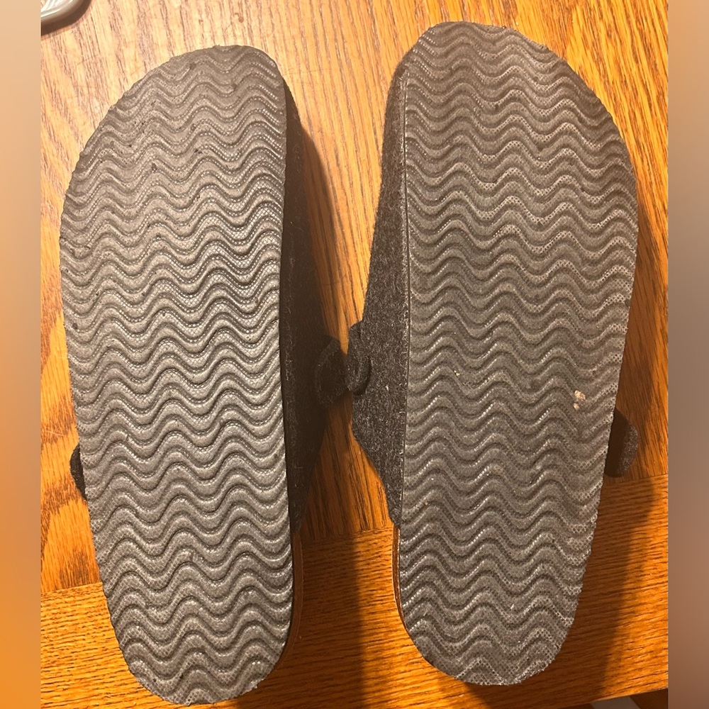 Women’s Clogs - Picture 2 of 2